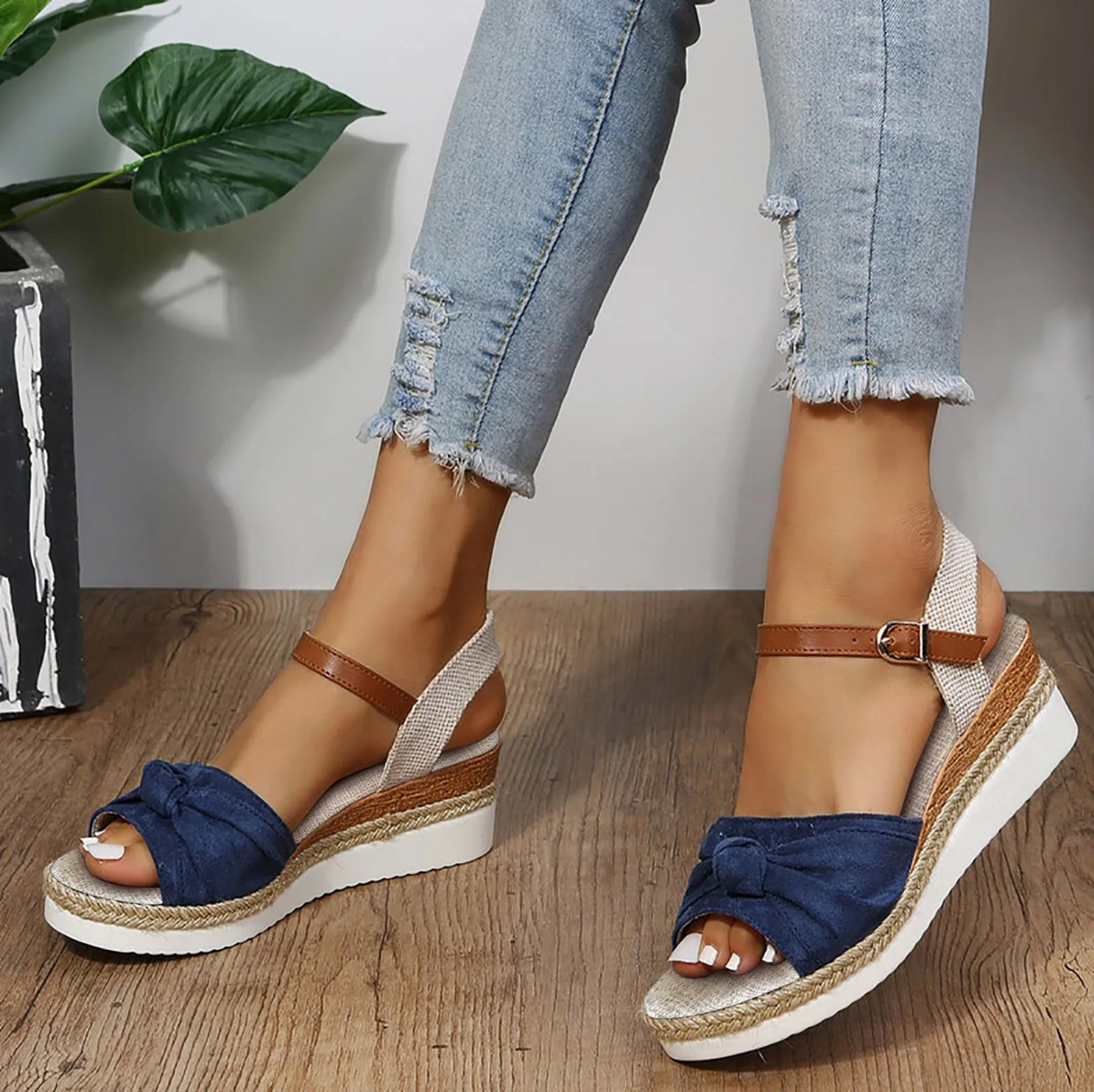 Chic Closed Toe Wedge Sandals for Women β Elegant Knot Design & Comfortable Fit