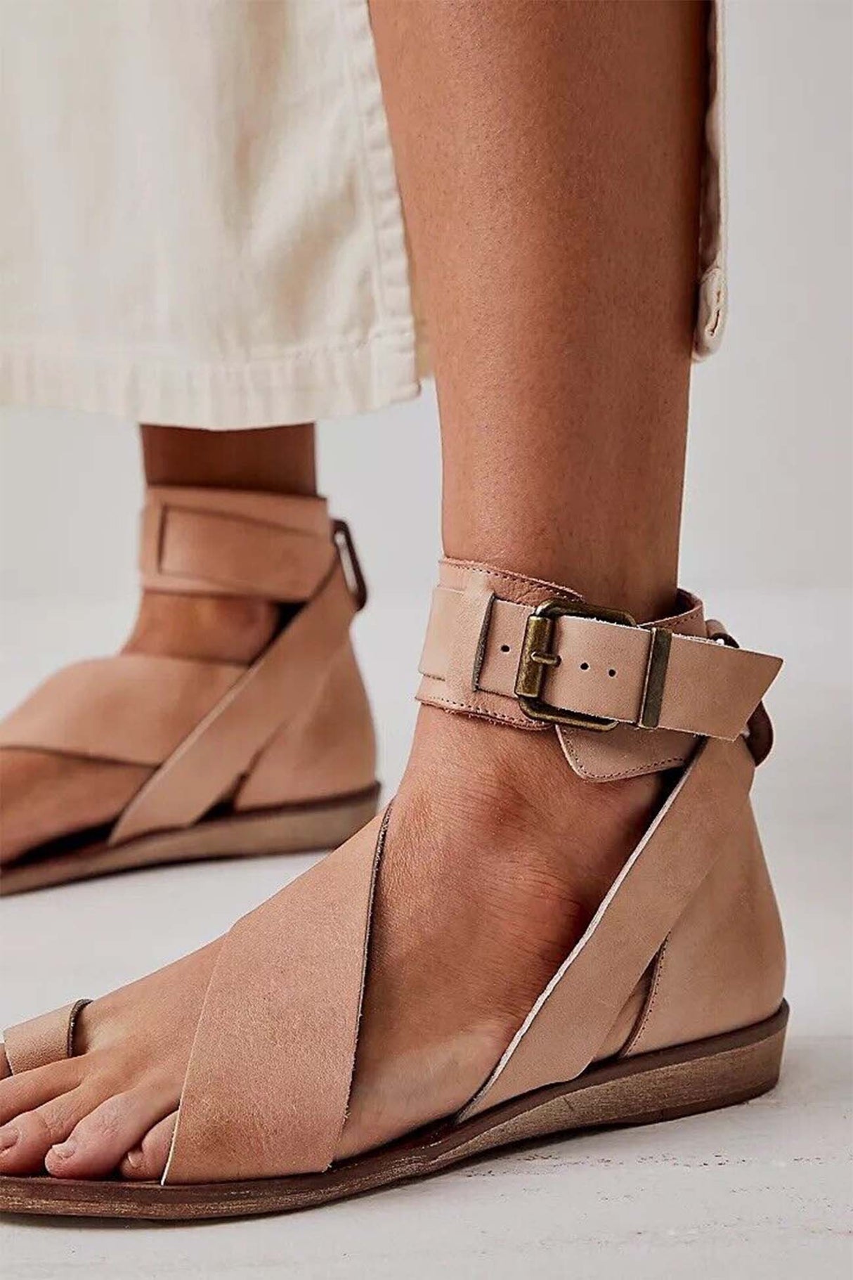 Crisscross Flat Sandals for Women β Effortless Style & Comfort