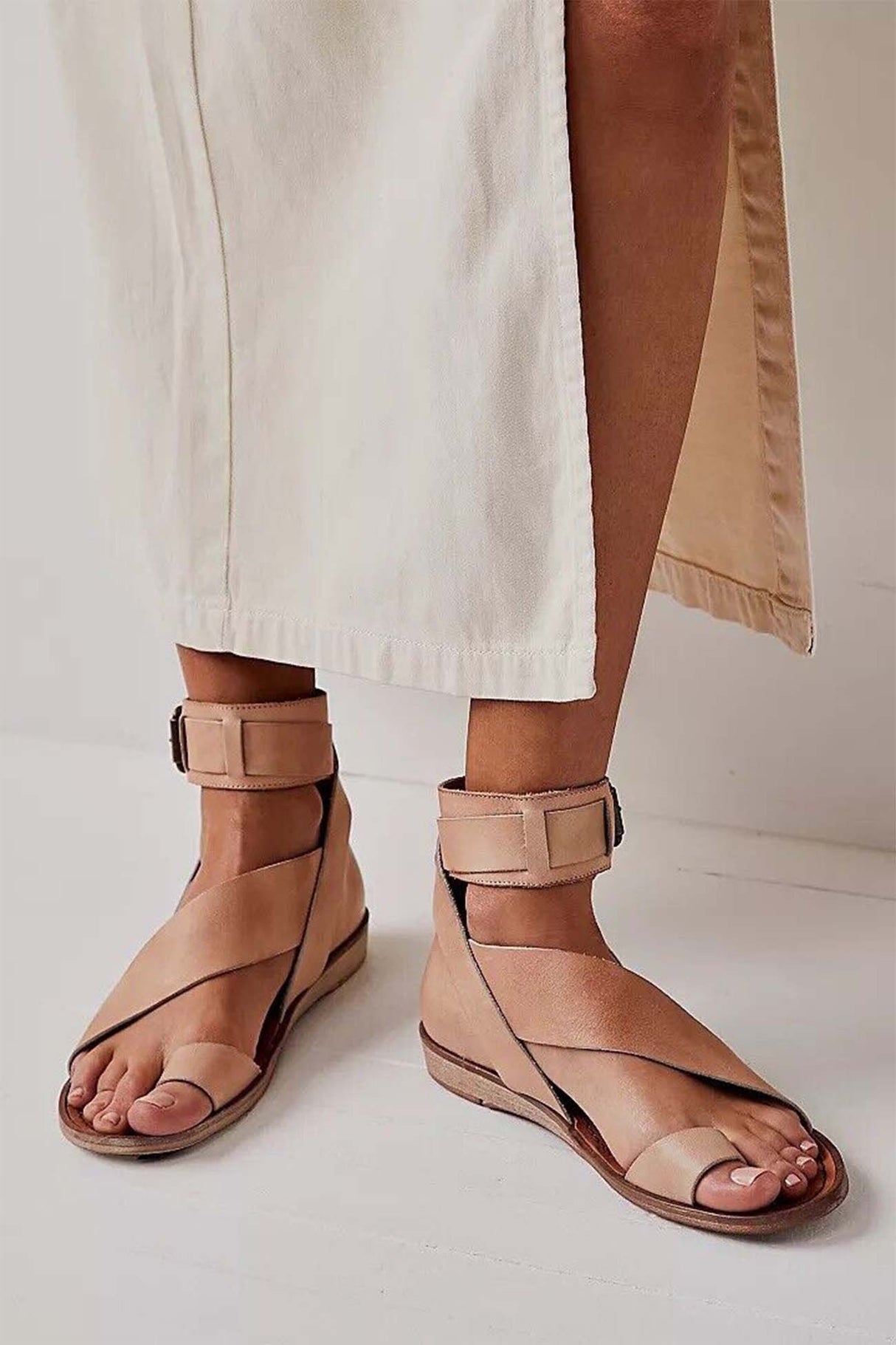 Crisscross Flat Sandals for Women β Effortless Style & Comfort
