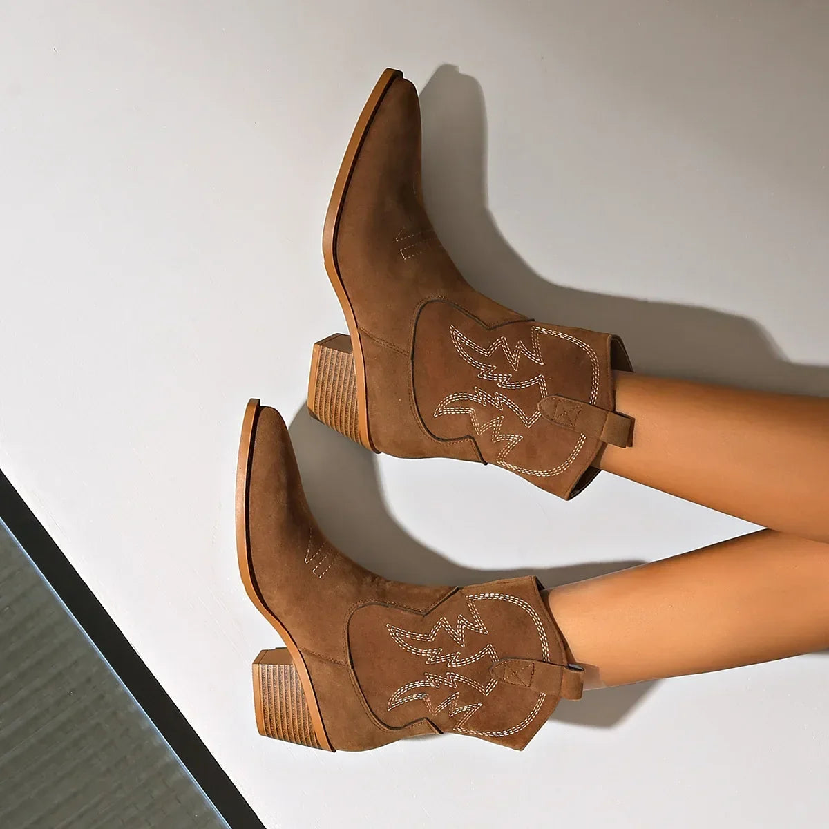 Embroidered Pointed Toe Black Boots for Women β Stylish & Comfortable