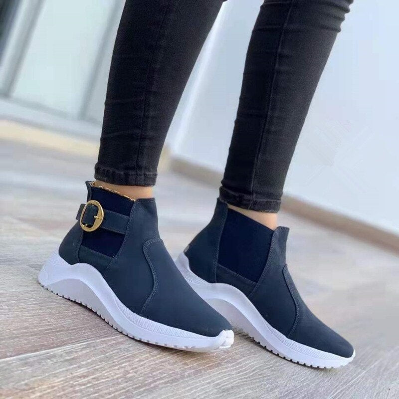 Sleek Platform Ankle Boots for Women β Trendy & Versatile Style