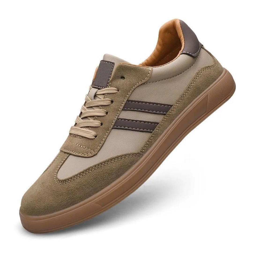 Men's Retro Sneakers – Lace-Up Design with Contrast Stripes