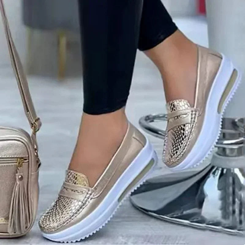 Breathable Slip-On Shoes for Women – Comfortable & Stylish Everyday Wear