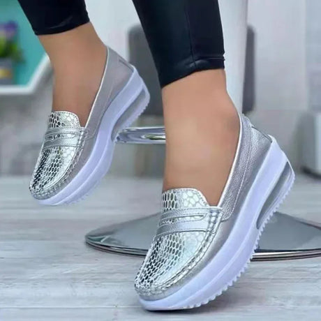 Breathable Slip-On Shoes for Women – Comfortable & Stylish Everyday Wear