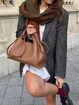 Chic Black Crossbody Bag for Women – Stylish & Versatile