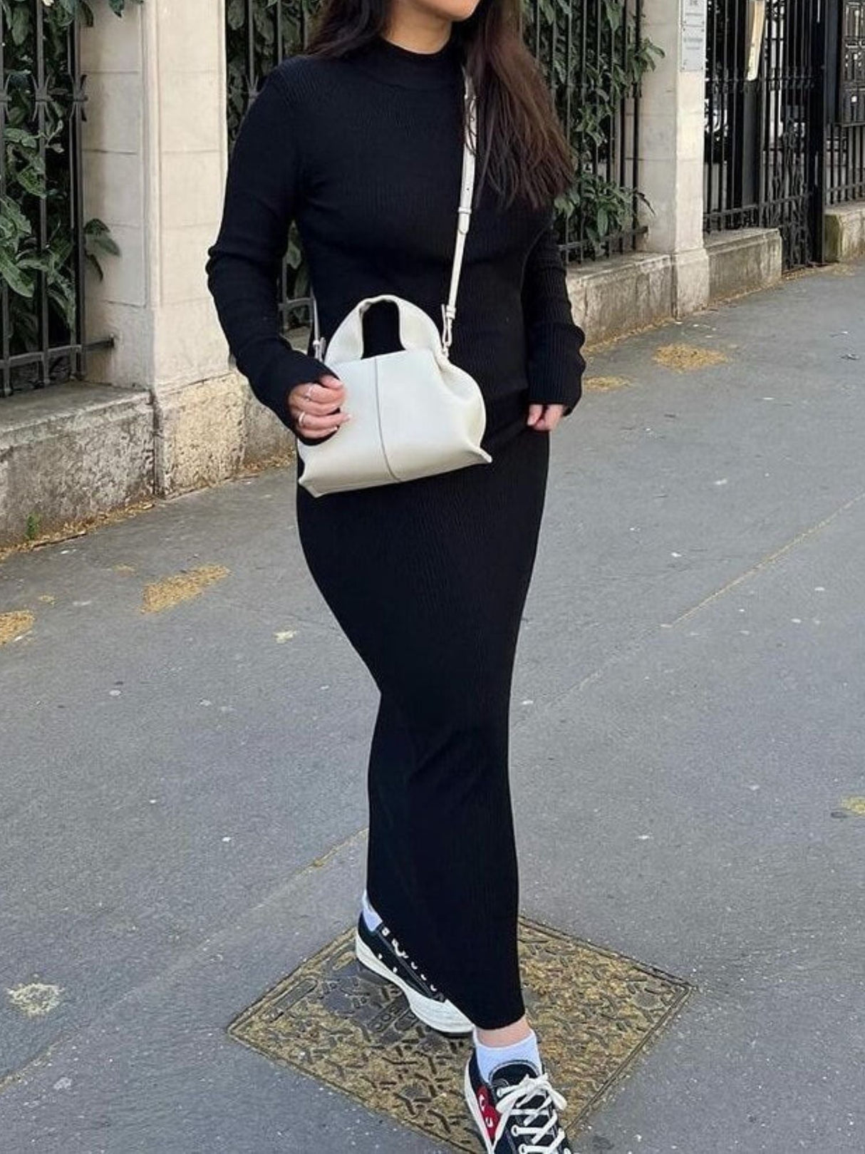 Chic Black Crossbody Bag for Women – Stylish & Versatile