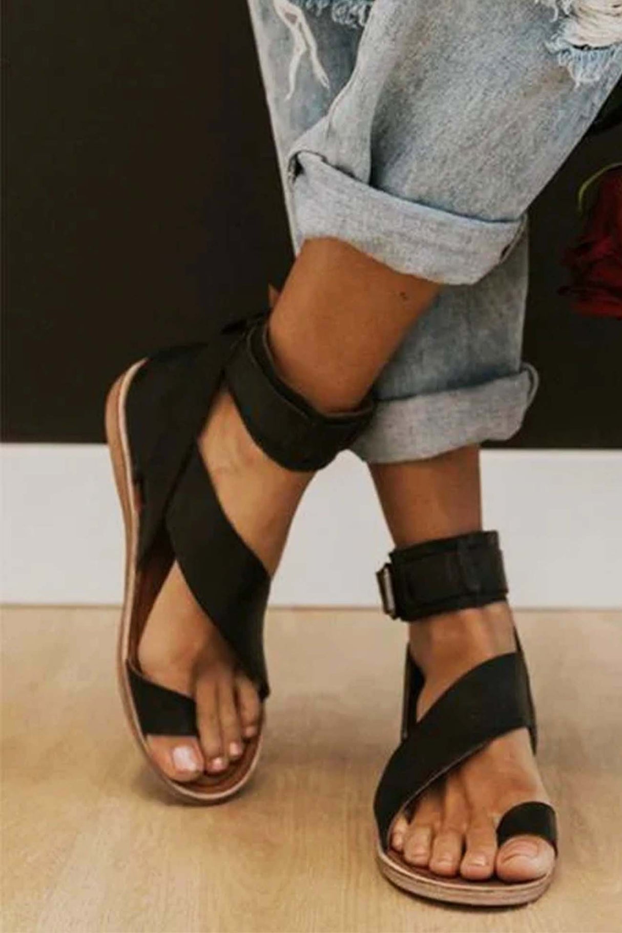 Crisscross Flat Sandals for Women – Effortless Style & Comfort