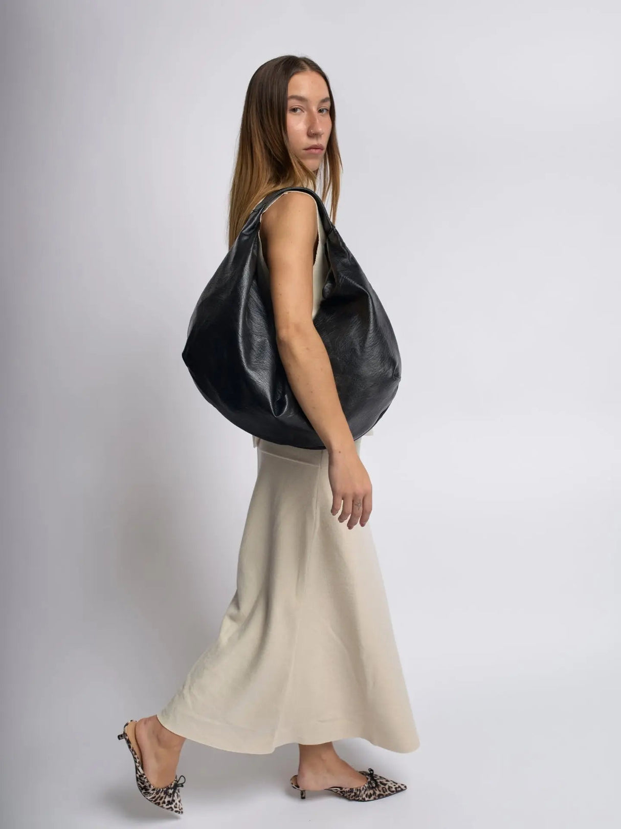 Distressed Black Shoulder Bag for Women – Stylish & Spacious Design