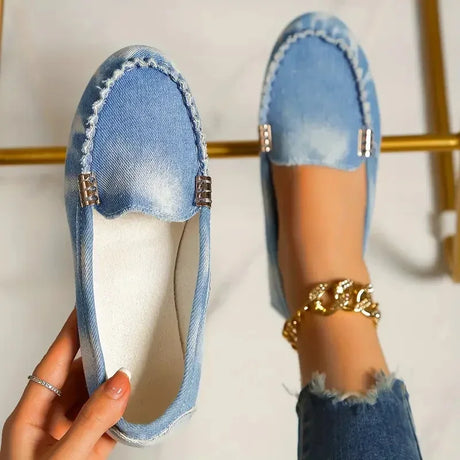 Lightweight Flat Loafers for Women – Trendy & Versatile