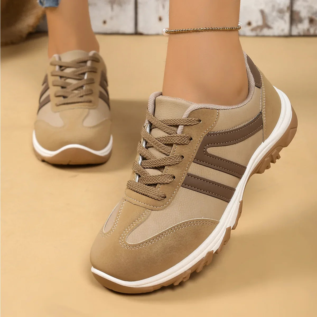 Lightweight White Sneakers for Women – Stylish & Comfortable Walking Shoes 1