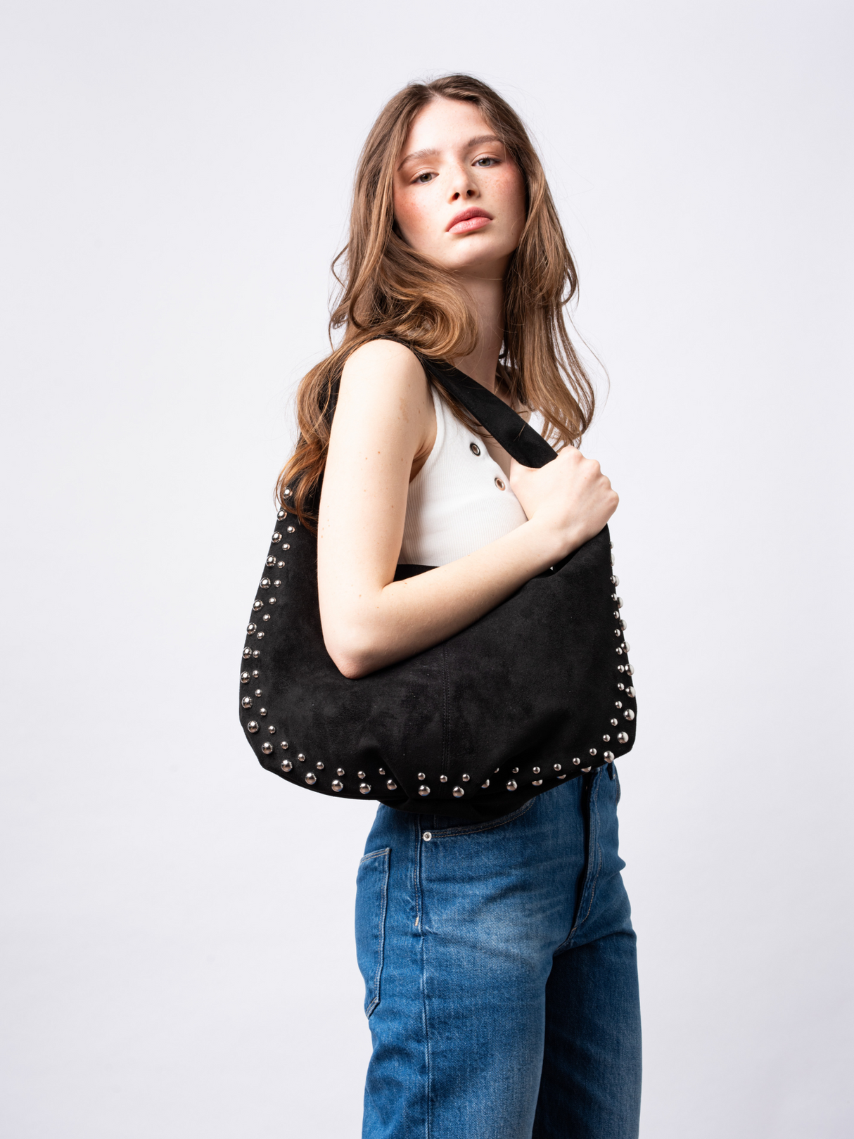 Minimalist Black Shoulder Bag for Women – Stylish & Functional Design