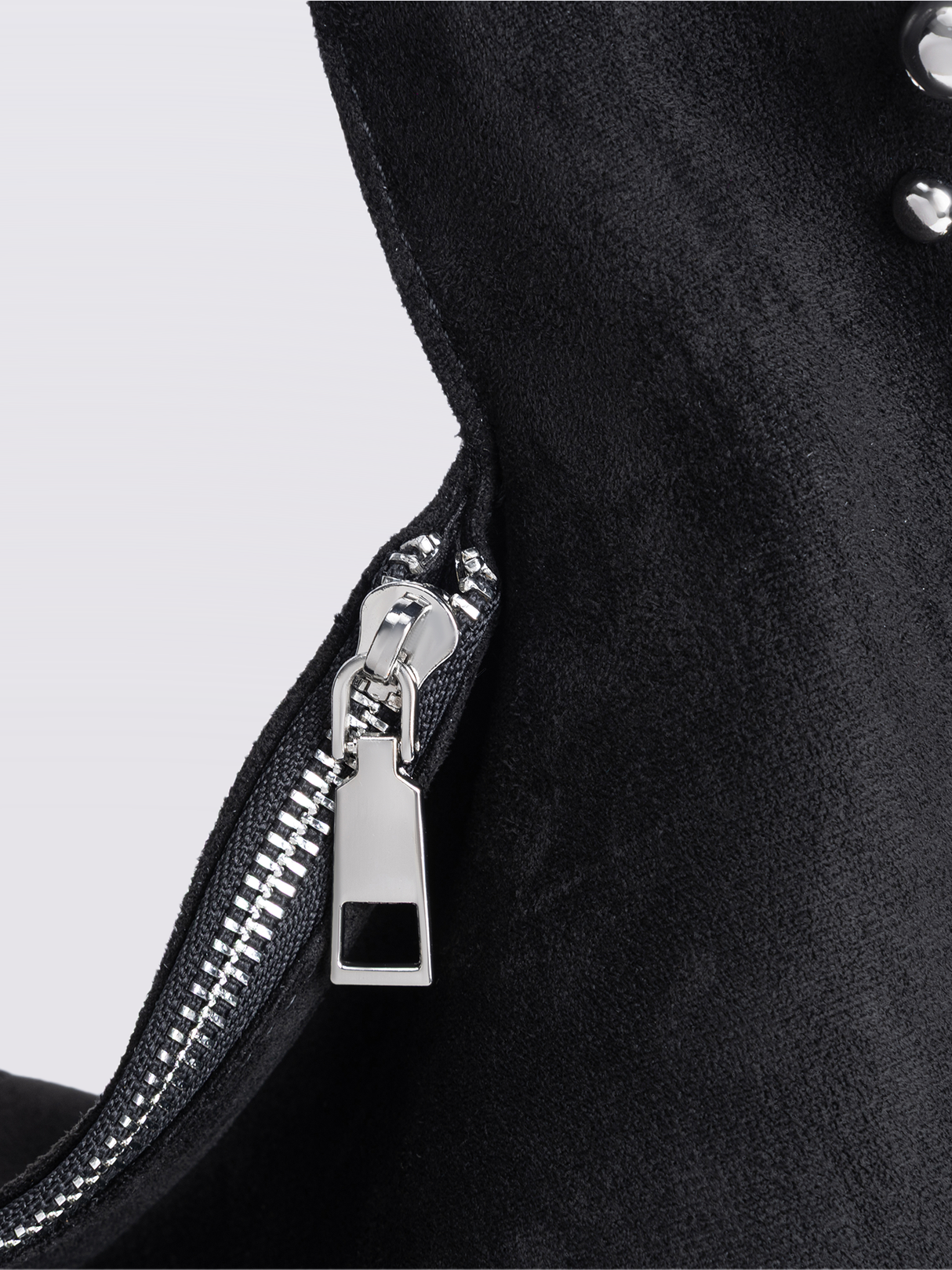 Minimalist Black Shoulder Bag for Women – Stylish & Functional Design