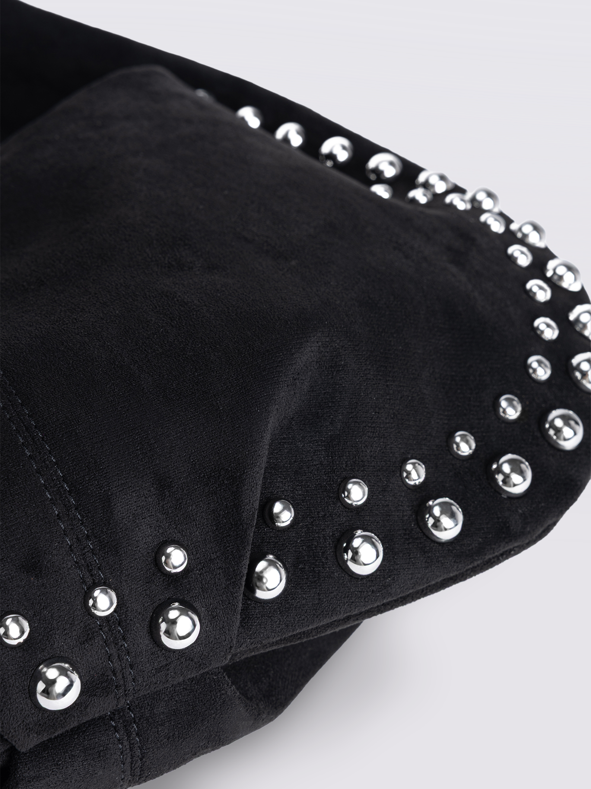 Minimalist Black Shoulder Bag for Women – Stylish & Functional Design