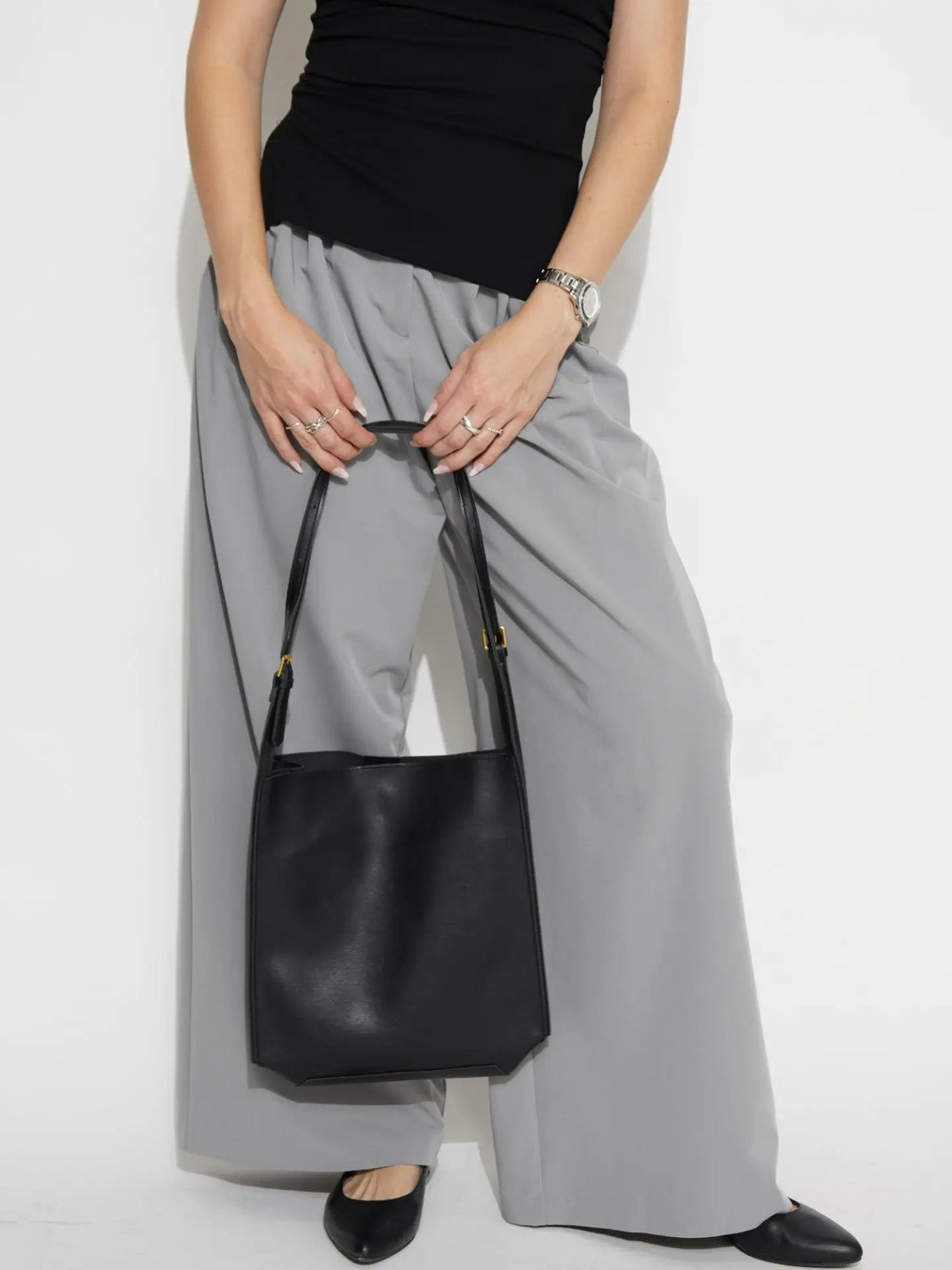 Minimalist Chic Tote Bag for Women – Stylish & Functional
