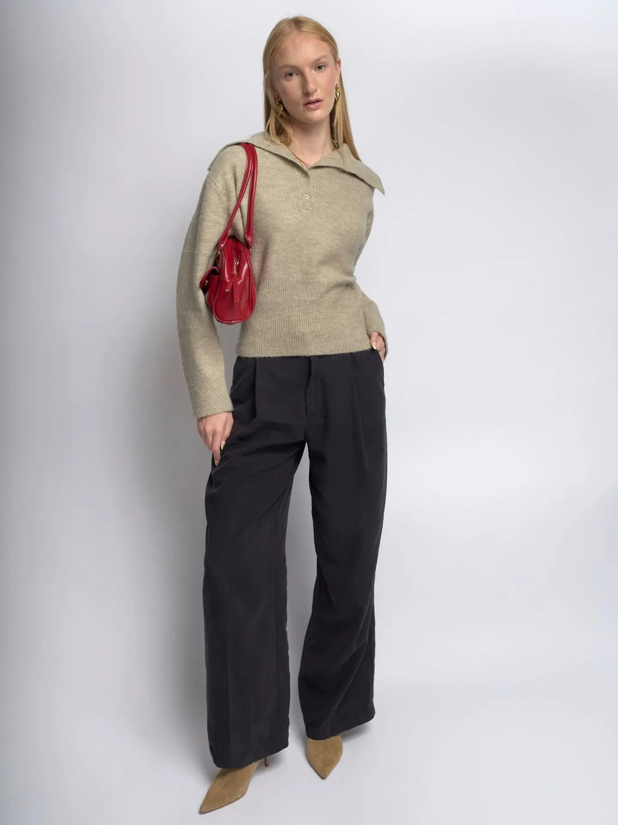 Minimalist Leather Tote Bag for Women – Sleek & Functional Design