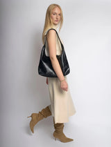 Minimalist Tote Bag for Women – Spacious & Stylish Design