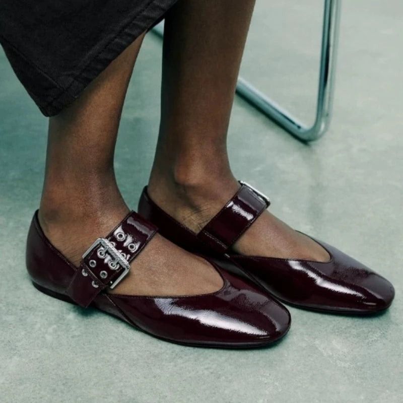 Pointed Toe Flats for Women – Chic & Versatile