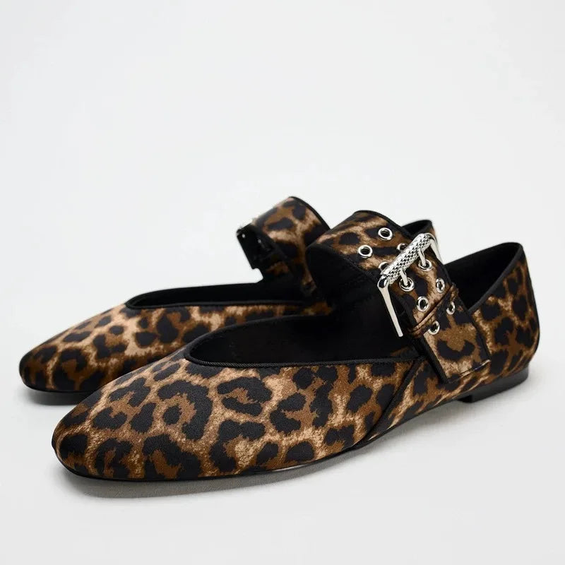 Pointed Toe Flats for Women – Chic & Versatile