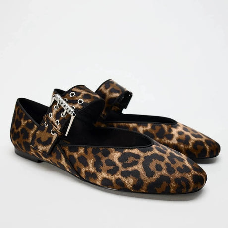 Pointed Toe Flats for Women – Chic & Versatile