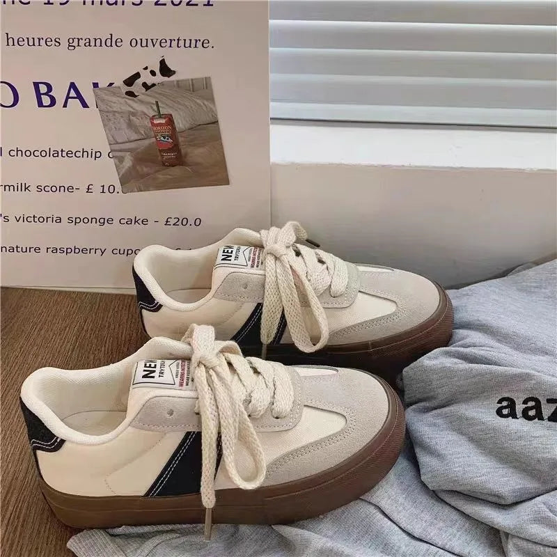 Retro Low-Top Sneakers for Women – Stylish & Comfortable Casual Footwear