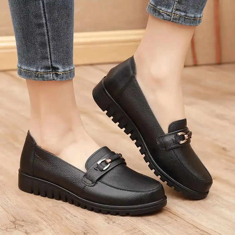 Round Toe Black Ballet Flats for Women – Stylish & Comfortable