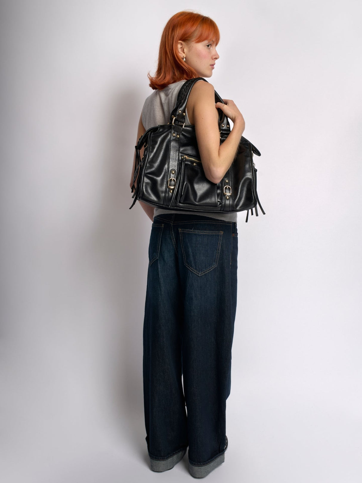 Sleek Laptop Bag for Women – Stylish & Versatile Design for 13-Inch Laptops