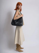 Sleek Shoulder Bag for Women – Spacious Design & Stylish Aesthetic