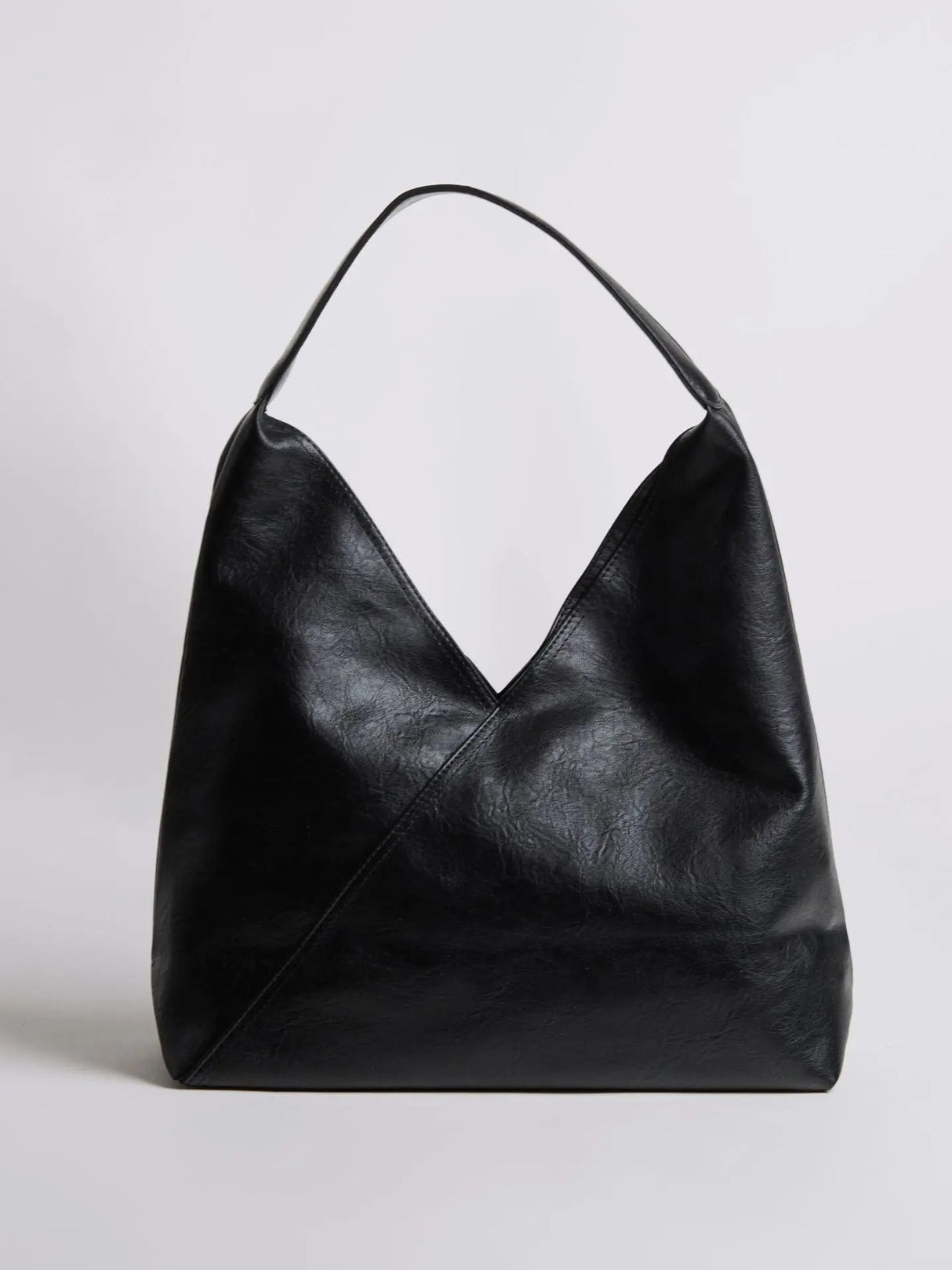 Sleek Shoulder Bag for Women – Spacious Design & Stylish Aesthetic