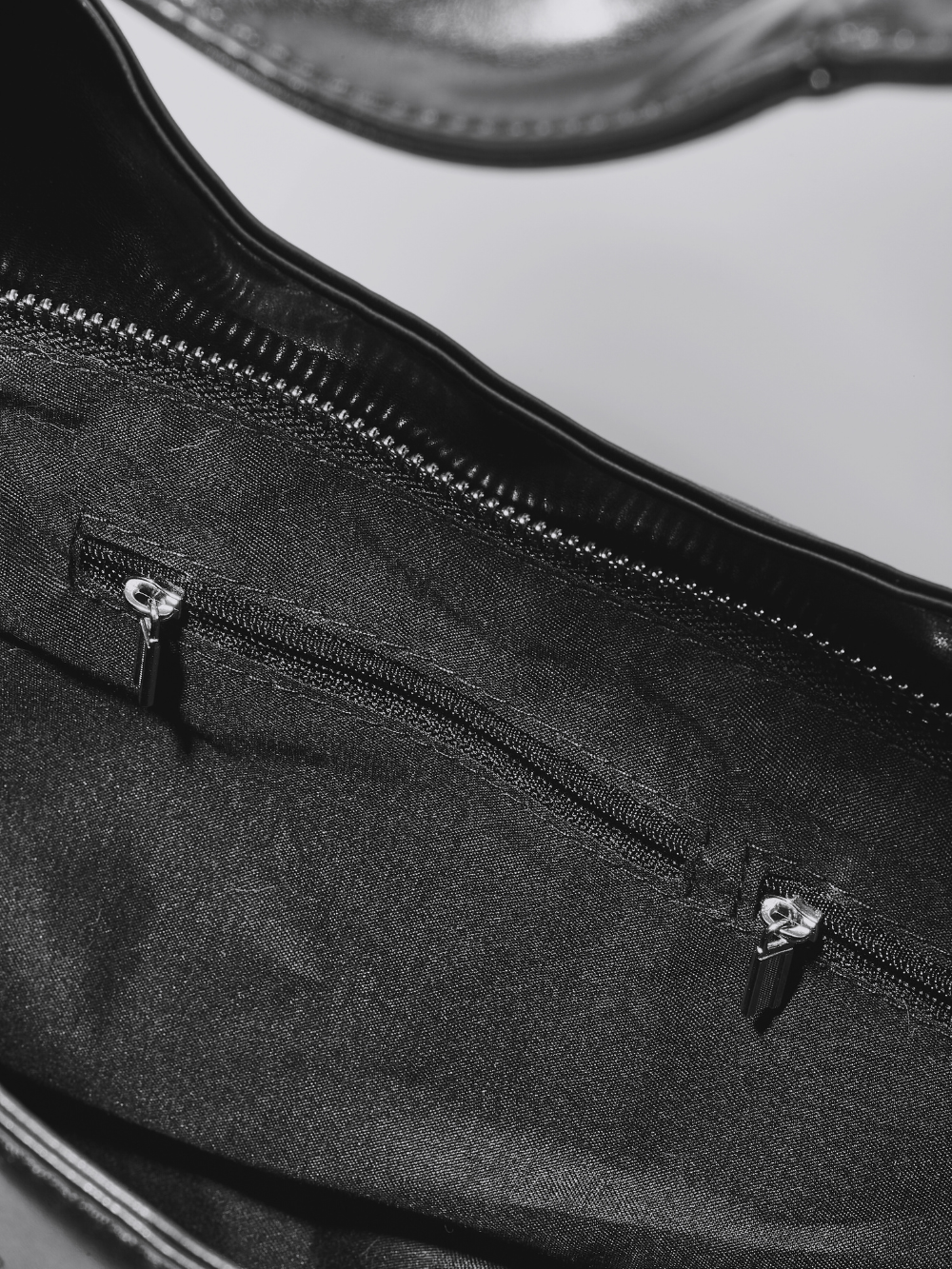 Vegan Leather Shoulder Bag for Women – Stylish & Functional