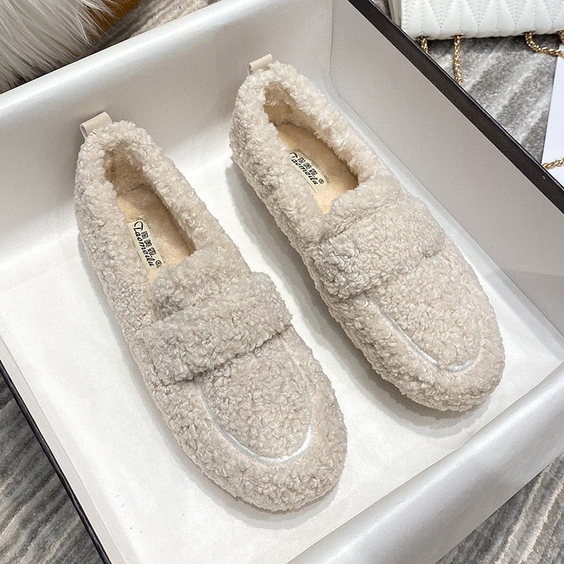 Waterproof Slip-On Loafers for Women – Comfortable & Stylish for All Seasons
