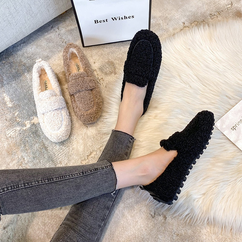 Waterproof Slip-On Loafers for Women – Comfortable & Stylish for All Seasons